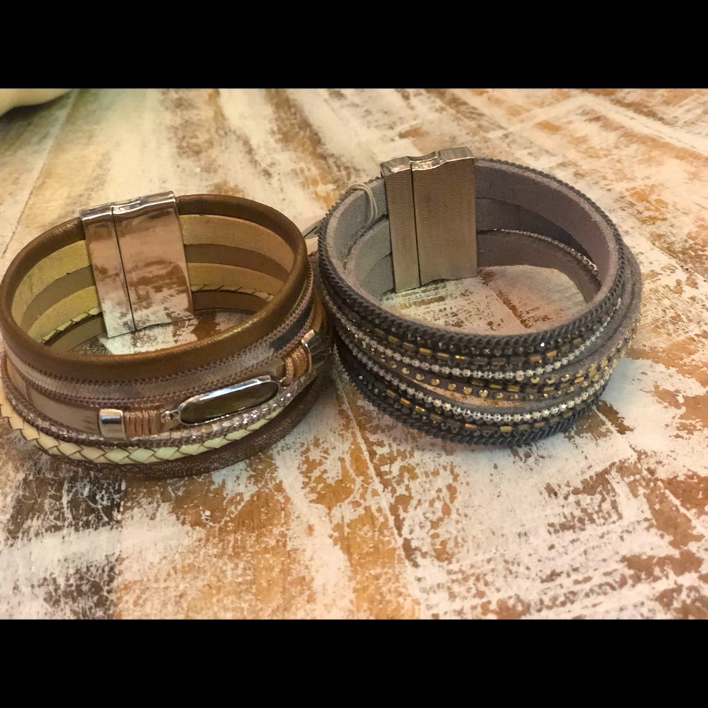 Two bracelets - Picture 2 of 4